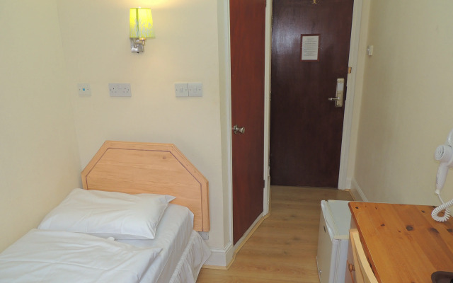 Dolphin Inn