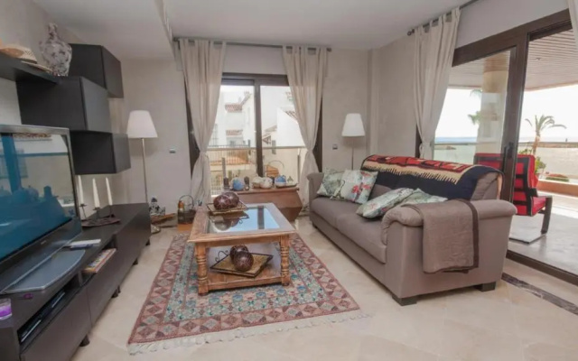 Marina Del Castillo 109