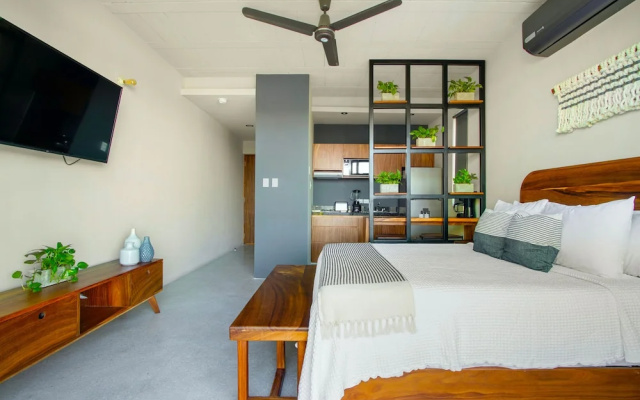 Searena Boutique Condos - Adults Only
