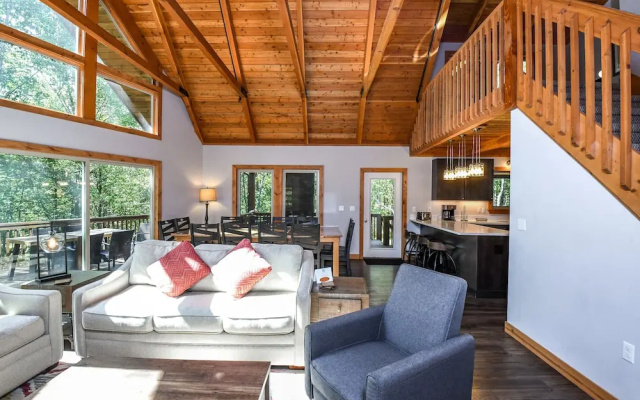 Mountain Crest Villa 5 Bedroom House