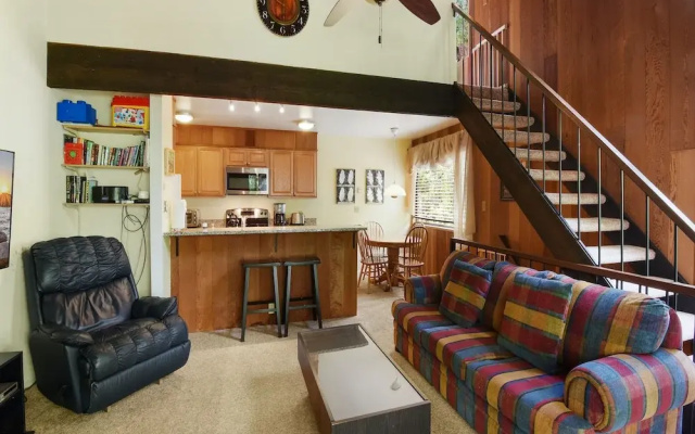 Enjoy Forest Views Retreat at Kingswood Village!