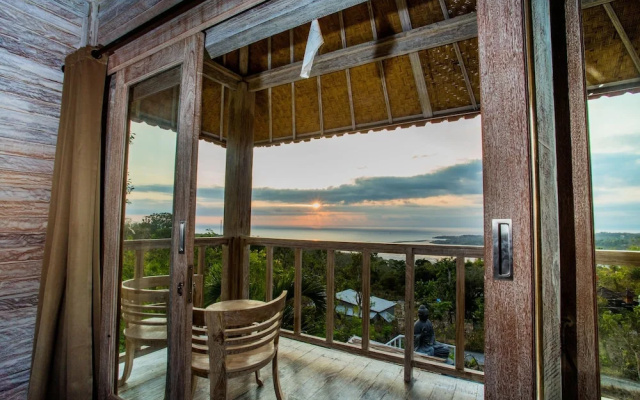 The Puncak Sunset Ceningan