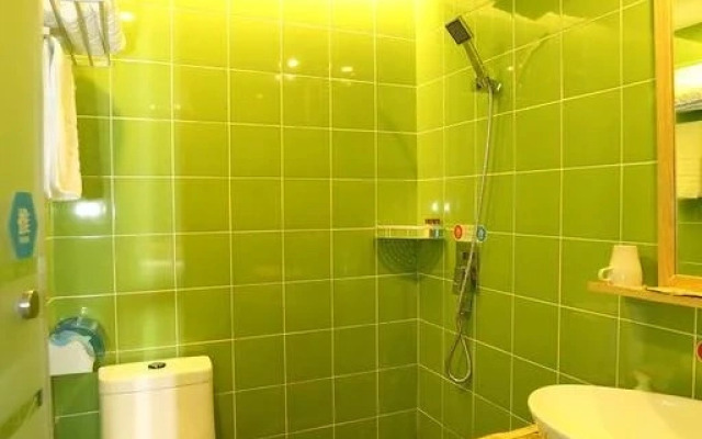 Yo Yo Pinke Hotel