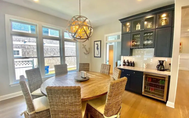Scarborough Avenue 303