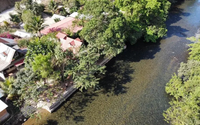 Yaxlik River lodge