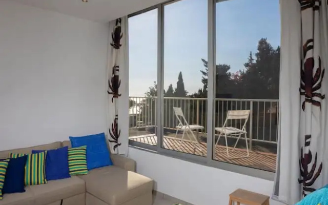 Athenaeum Beach Studio