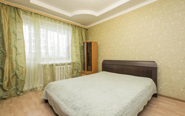 HomeHotel (ХоумОтель) на проспекте Молодежный 38к2