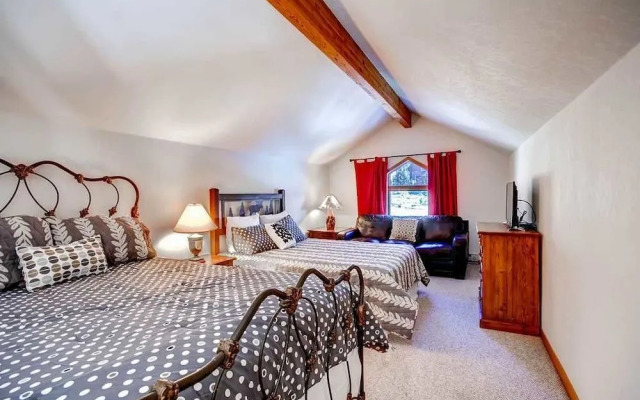 Gold Flake Lodge Main Street By Pinnacle Lodging