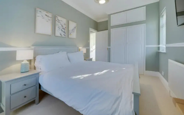 Super 5 Bedroom Family Friendly Retreat Rustington