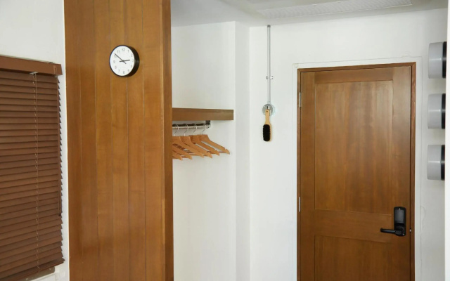 No Service Hotel