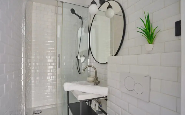 Superb Suite in Neuilly Porte Maillot
