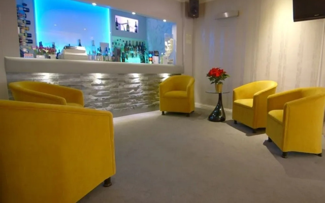 Kenley Hotel