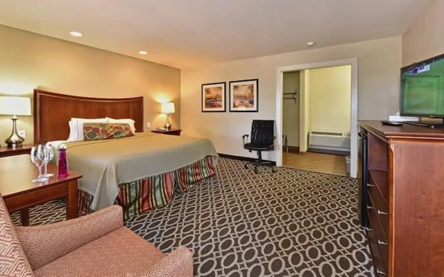 Sunday House Inn and Suites