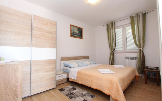 Apartment Stipe
