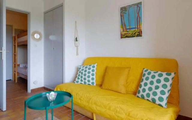 ST-CYR - Studio avec balcon, vue mer et proche plage