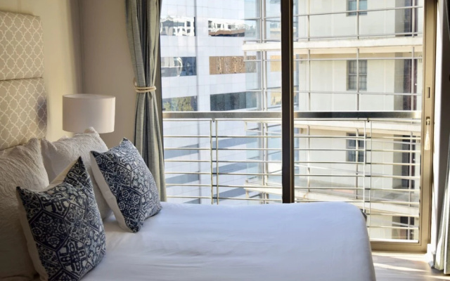Beach House-style Apartment In City Centre