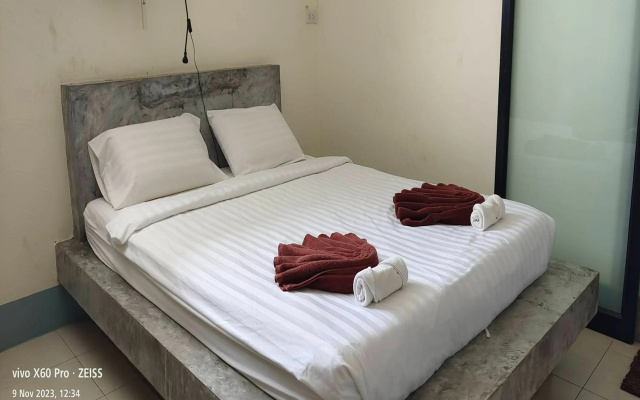 Top Harvest Rental - Hostel