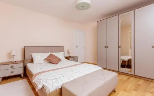 Old Town Museum Square Apartment