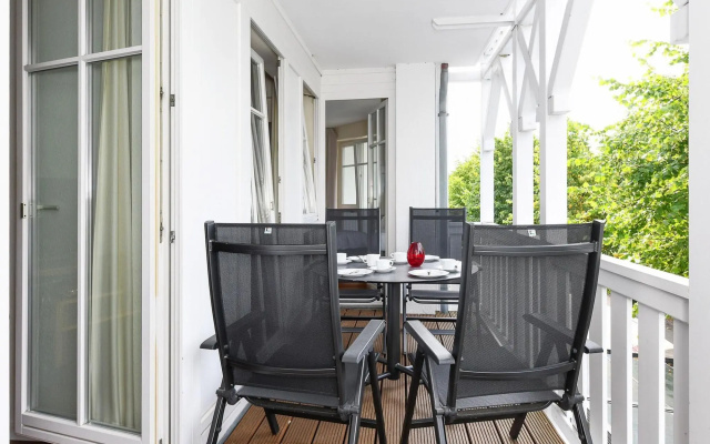 Comforts Near Seaside Charm