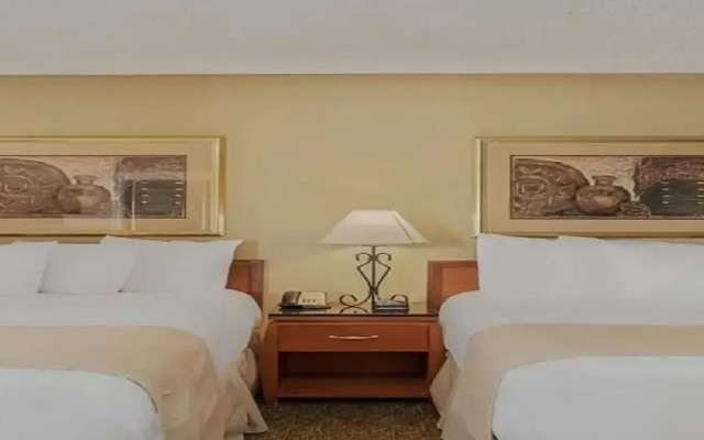 Chase Suite Hotel