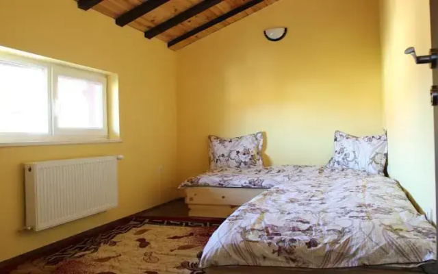 Ashkova House