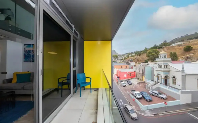 Plush Loft Apartment With Signal Hill View