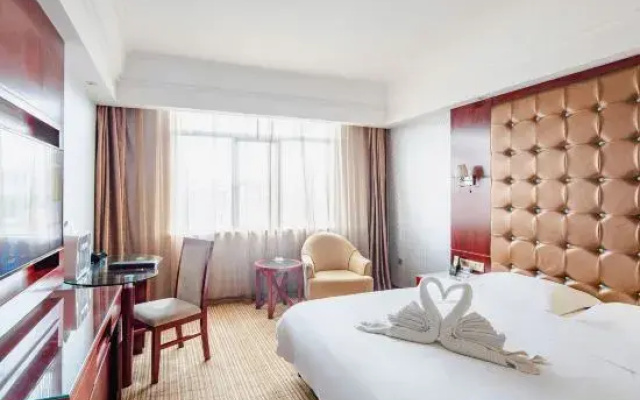Chuxiong Xinlu Cloud Hotel