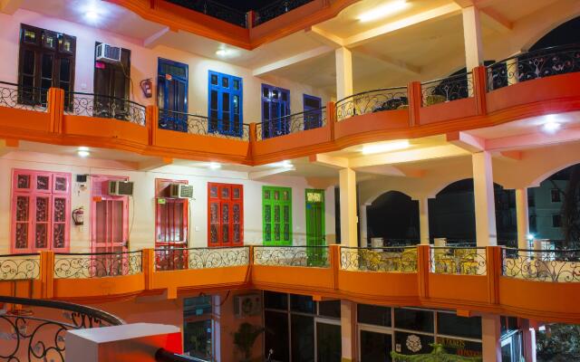 Live Free Hostel In Rishikesh India From None Photos - 