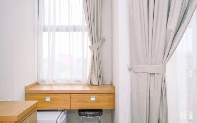 Cozy And Homey Studio Room Transpark Cibubur Apartment