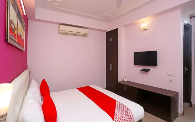 OYO 18931 Flagship Azad Square Medanta