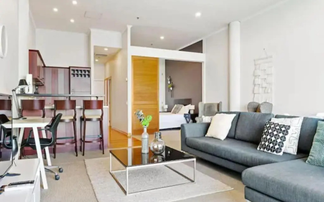 Relaxing Sea Wharf View Apartment by Zodiak Stays