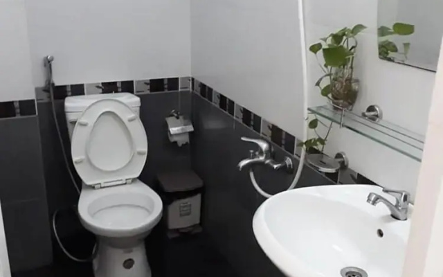 Queen Pearl Hostel