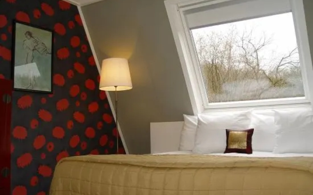 Mezzo Restaurant & Kamers