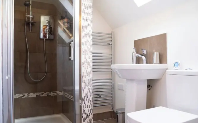 Limavady Cherry Tree Apartment, Sleeps 2 & Parking