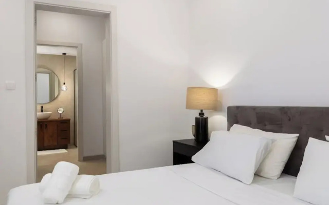 Stylish 1BR APT with Terrace