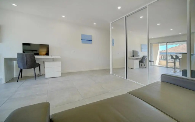 STUDIO MODERNE RENOVE 2MiN CROISETTE A0B166