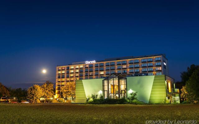 Отель Dorint Main Taunus Zentrum Frankfurt/Sulzbach вид на фасад