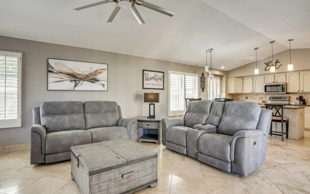Game Room, Backyard Oasis! Glendale Group Getaway