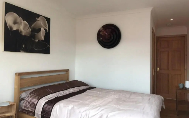 Exclusive double room, en-suite wet room Private entrance