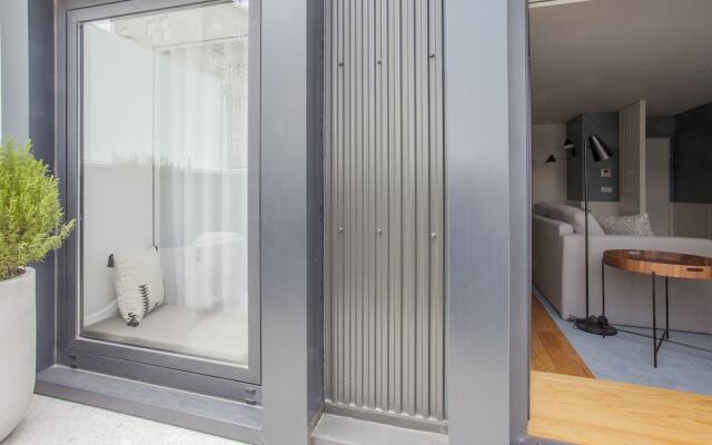 Апартаменты Liiiving In Porto Downtown Luxury Studio Порту вид на фасад