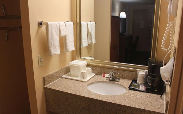 Super 8 by Wyndham Laurel