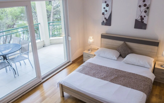 Apartment Brela with Sea View I