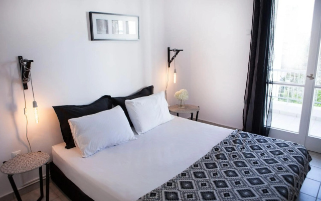 Best located executive apartment in Maroussi.