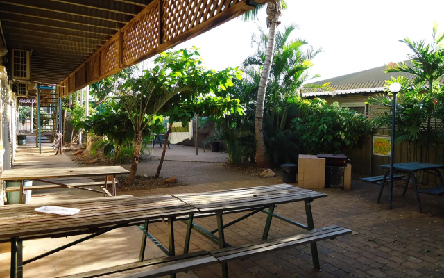 Roey Backpackers