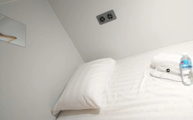 Tripod Hotel - Hostel