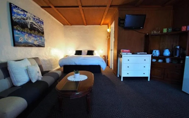 Straw House B and B