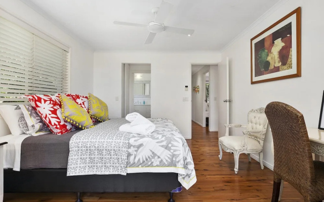 Stunning Sunshine Beach House in Prime Location - 31 Ferguson Street