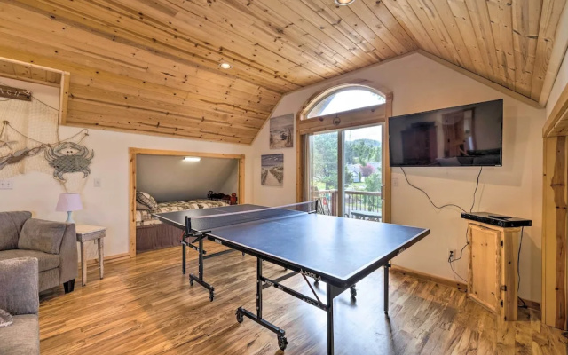 Rockaway Beach Hideaway w/ Hot Tub & Fireplace!