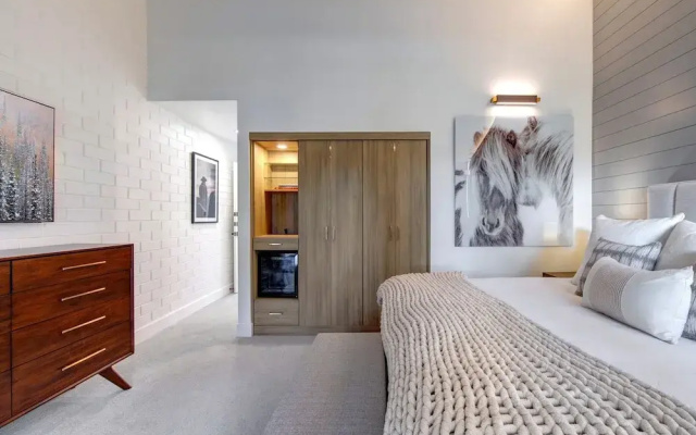 Ski Captain Molly 3 Bedroom Condo