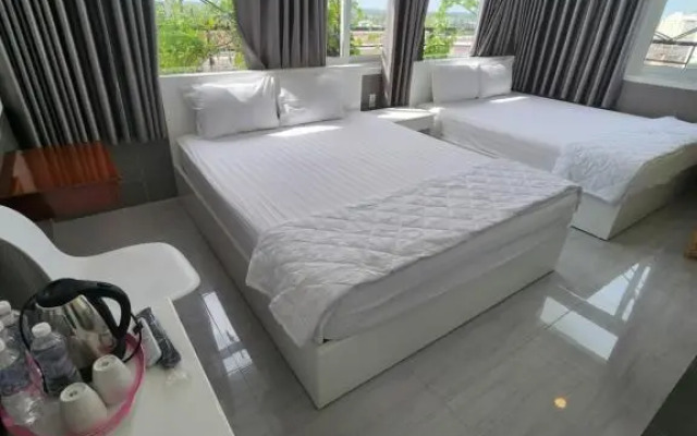 Van Nhi Hotel